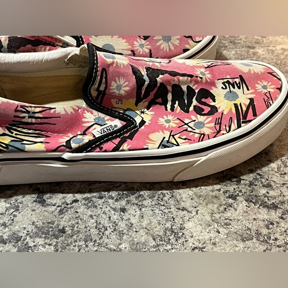 Vans Pink and Black Flats with Artistic Design - Picture 9 of 13